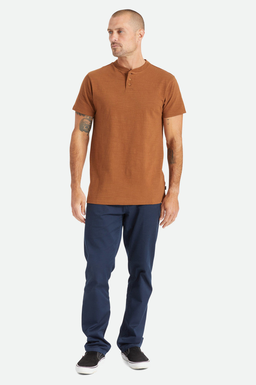 Tops Brixton Basic Slub S/S Henley Masculino Marrom | DVPJC-8471